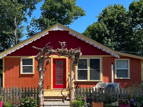 94 R White Horse Rd, Plymouth, MA 02360