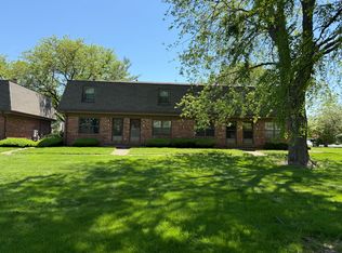 2 Evergreen Cir APT C, Savoy, IL 61874