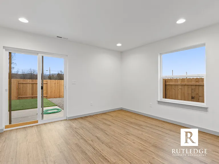330 Beechwood Way — Photo 5
