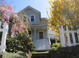 215 E Sherman Ave, Hood River, OR