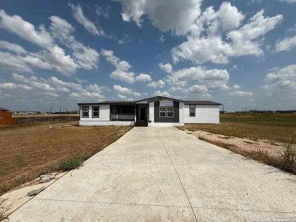 211 bianca, Del Valle, TX 78617