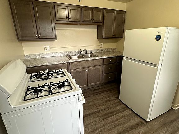 3rd image of 330 N 48th St APT 3
