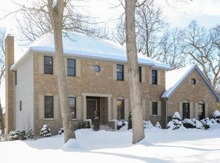 2535 Forest Ct, Lindenhurst, IL 60046