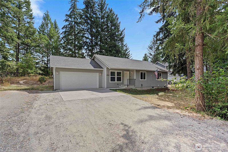 2nd image of 18412 Rampart Court SE