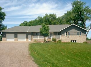 21067 Nature Ave, Hutchinson, MN 55350