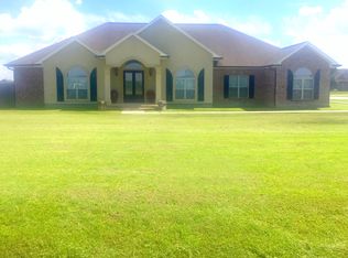 216 Waterplant Rd, Schriever, LA 70395