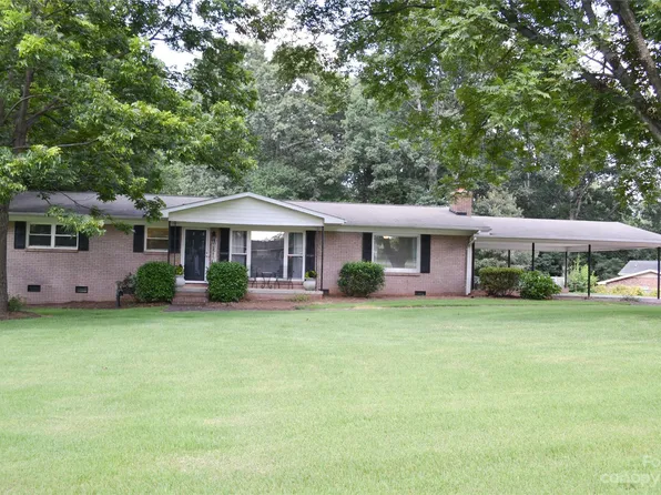 102 Forest Dr, Locust, NC 28097