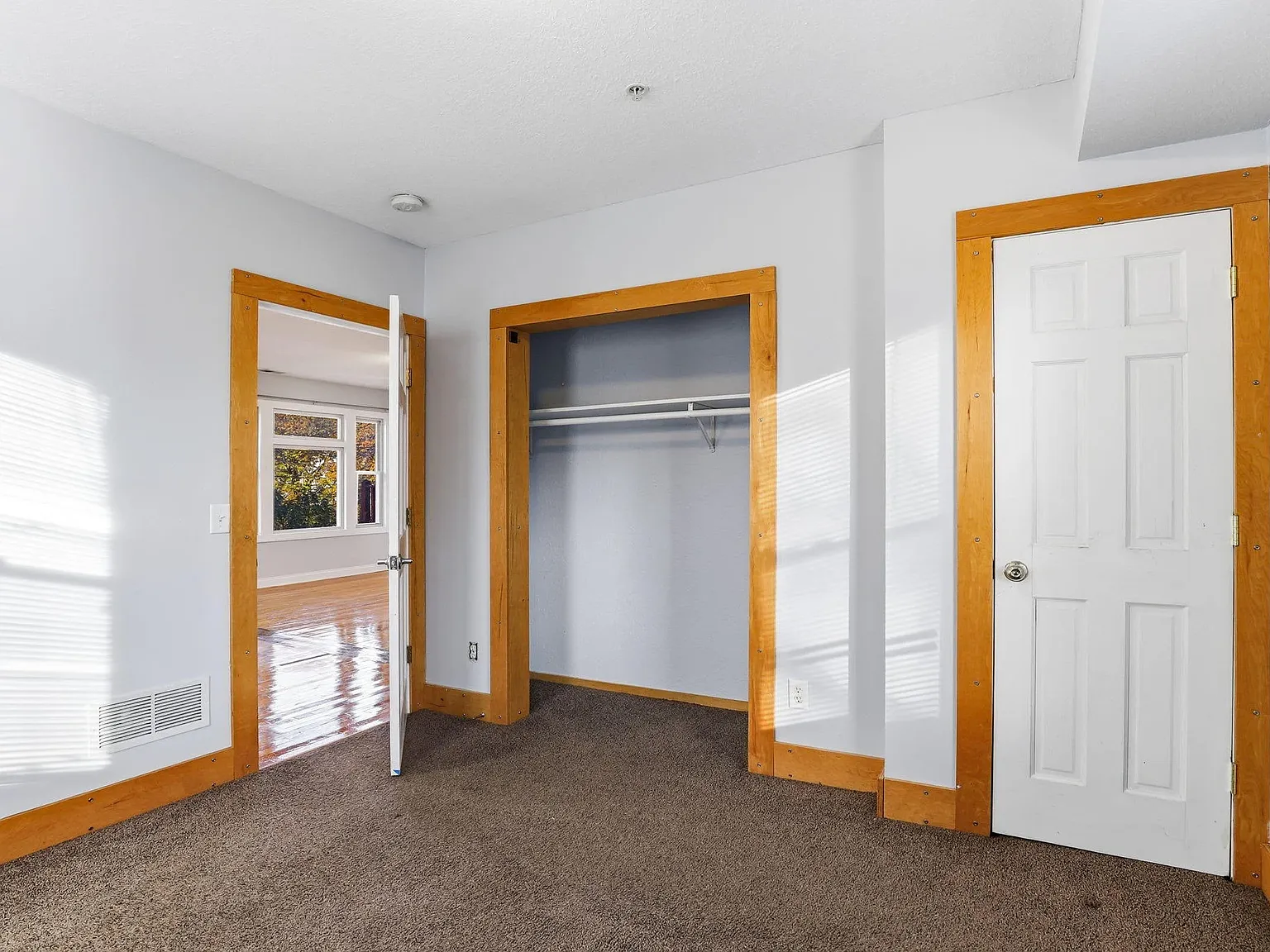 3 bed, 1329 sqft, $2,100 — Photo 4