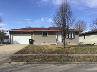 2217 Cherokee St, Burlington, IA 52601