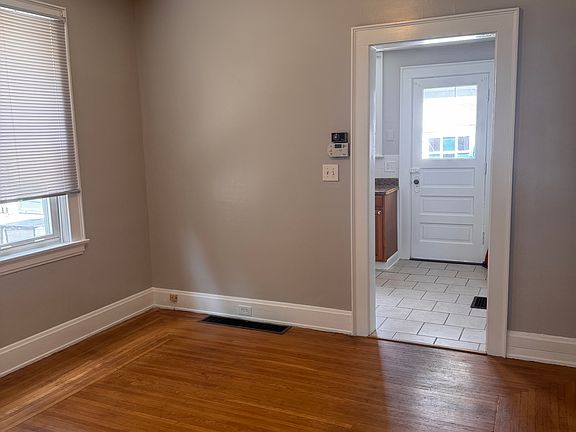 5th image of 2834 Minot Ave #1