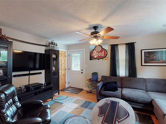 5th image of 124 Banneker Dr