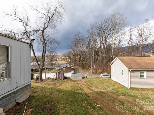 30 Casey St, Waynesville, NC 28786