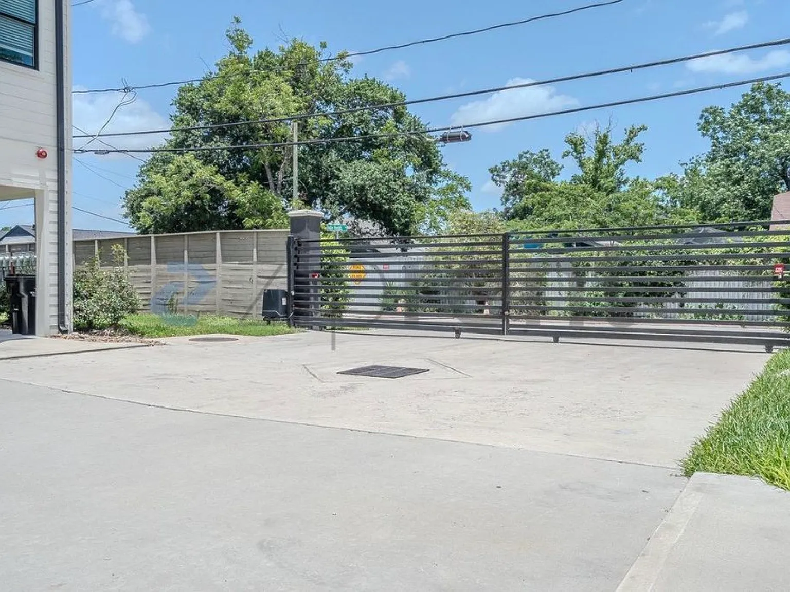 2 bed, 1200 sqft, $2,000 — Photo 3