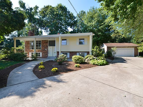 2nd image of 1215 Falster Ct