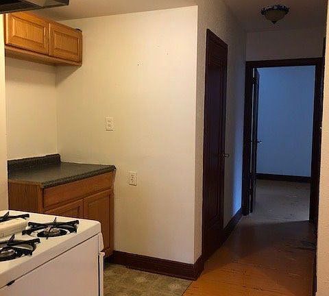 3rd image of 1402 Lee St E #2