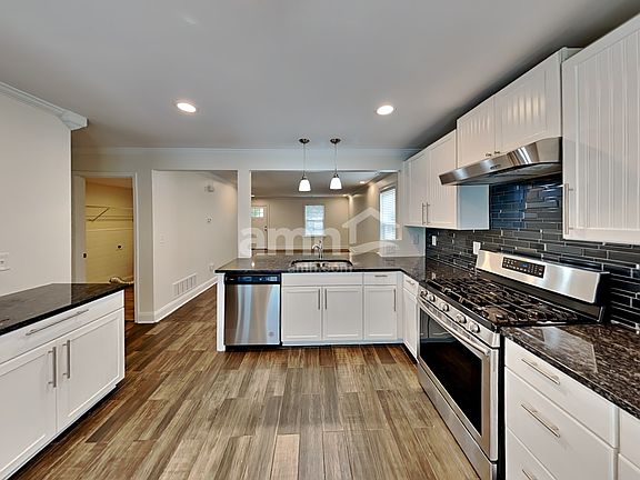 3rd image of 8074 Beardsley Ave