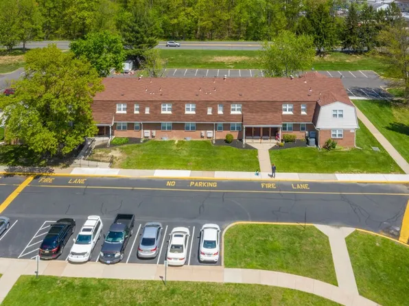 Foxwood Manor Apartments