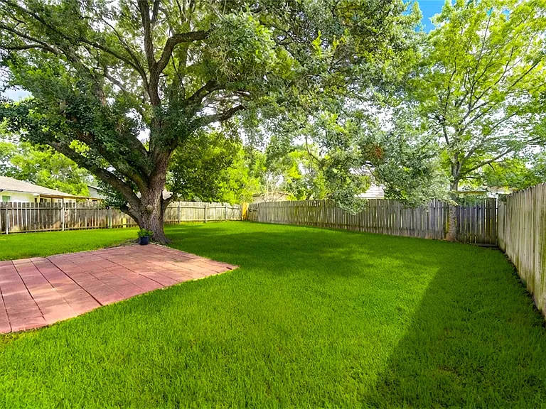 10123 Kent Towne Ln — Photo 18