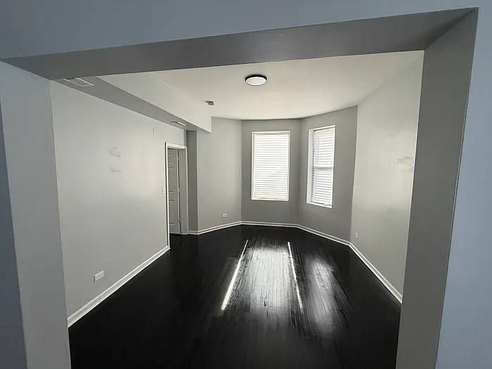 3 bed, 1.0 bath, 1500 sqft, $1,695 — Photo 3