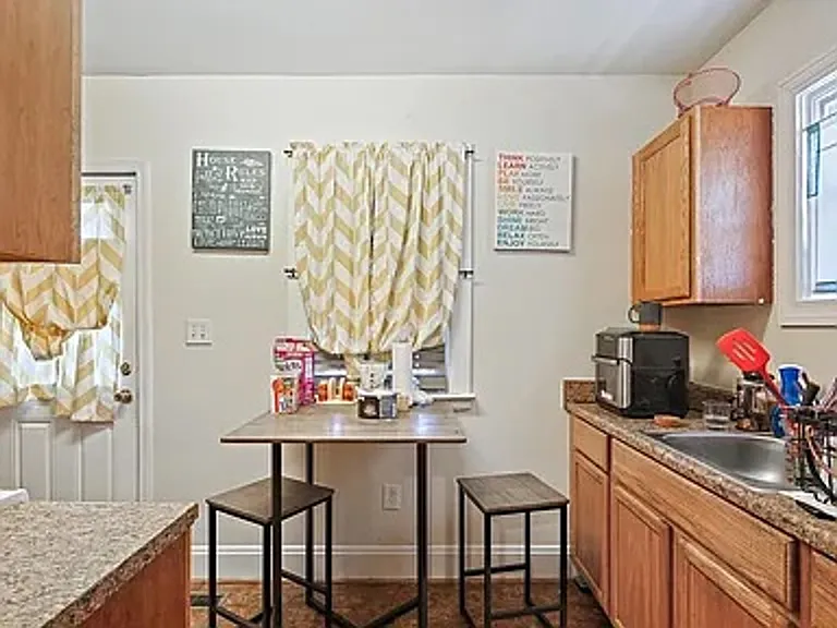 2802 Berwick Ave — Photo 8