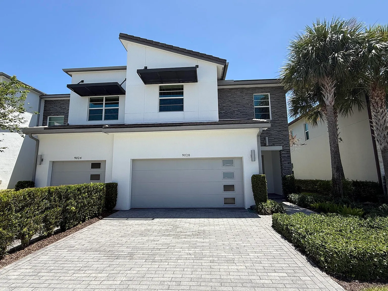 3 bed, 2.5 bath, 1918 sqft, $3,450 — Photo 2