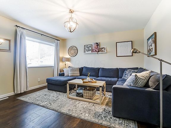 3rd image of 4904 Botsford Dr
