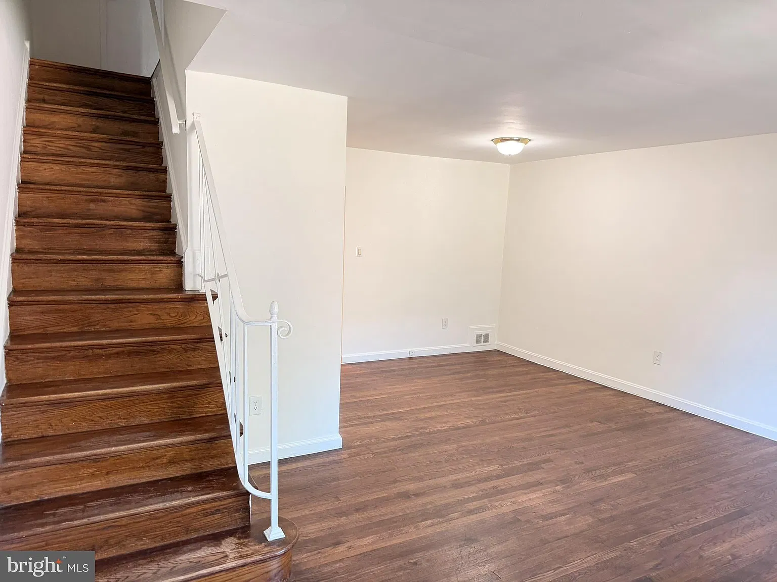 3 bed, 1116 sqft, $2,495 — Photo 2