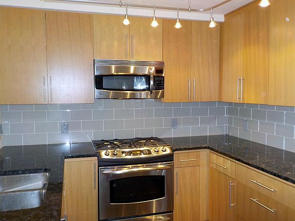 5th image of 511 100th Ave NE #1-302-1