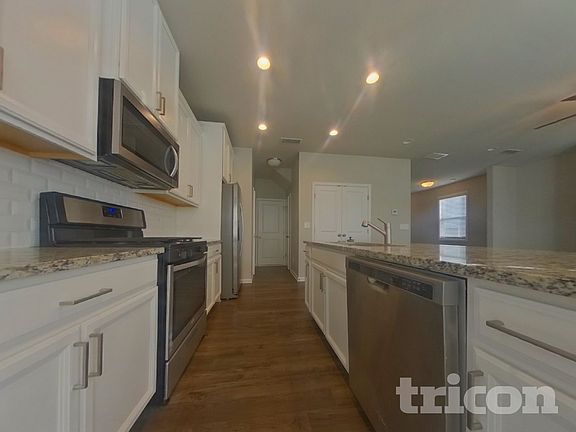5th image of 2241 Westside Dr