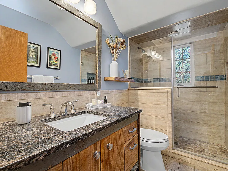 333 E Thruston Blvd — Photo 5
