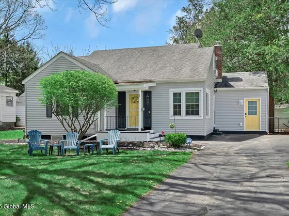 2 Pine Street, Delmar, NY 12054
