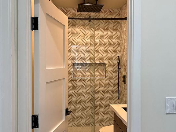 4th image of 4173-4181 Georgia St #4175