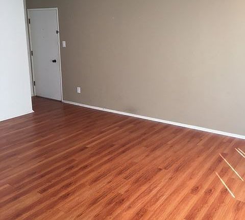 2nd image of 1640 Colby Ave #17
