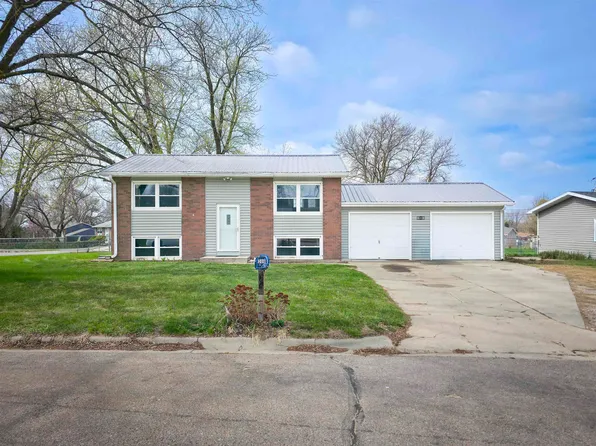 306 Broadmoor Dr, Norfolk, NE 68701