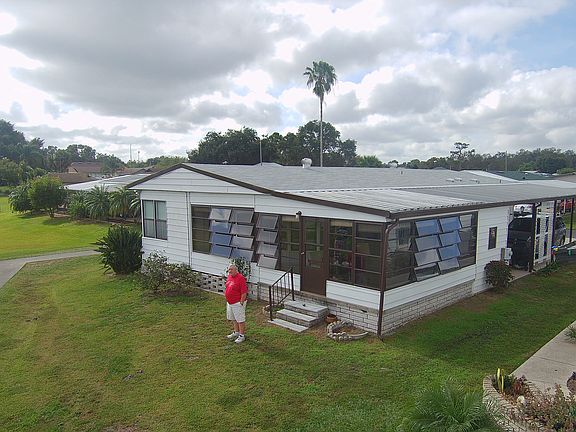 5th image of 142 Village Ct