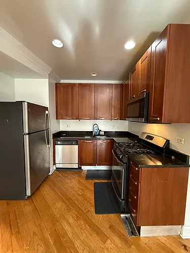 6935 N Oakley Ave #1S Photo 1