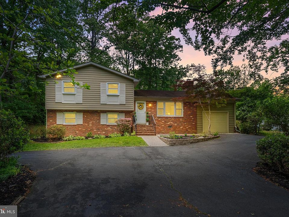 1st image of 214 Braehead Dr