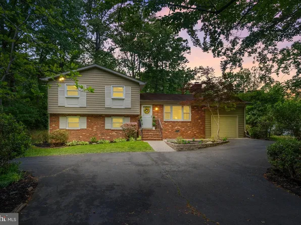 214 Braehead Dr, Fredericksburg, VA 22401