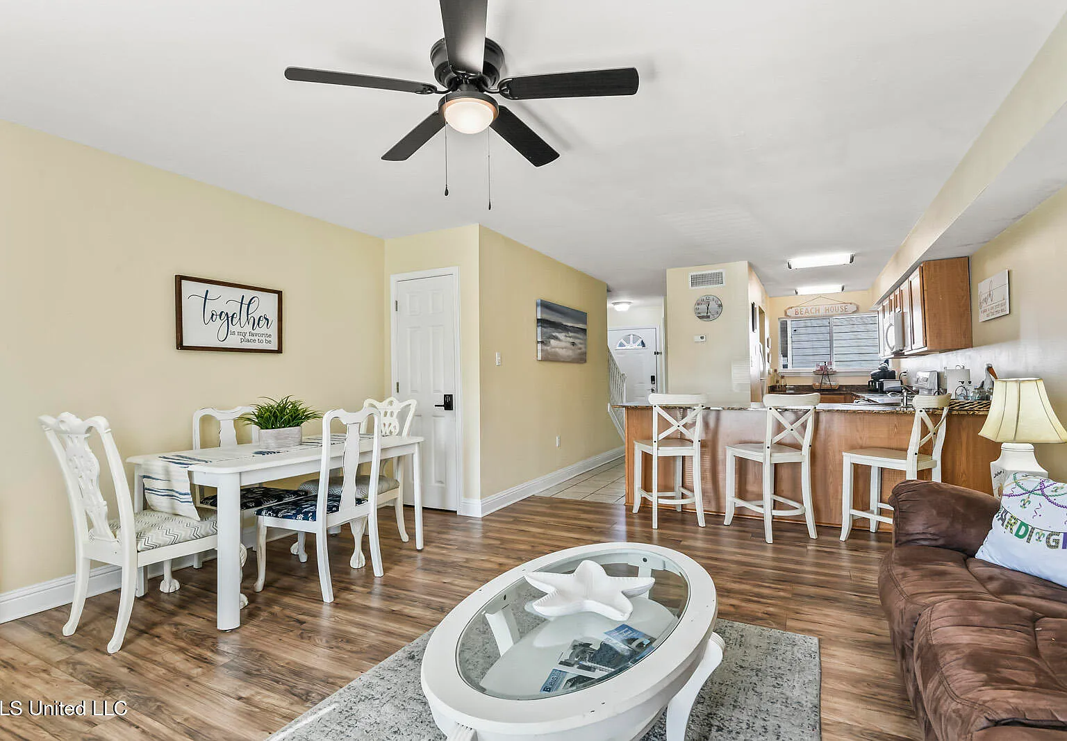 2 bed, 1.5 bath, 985 sqft, $2,295 — Photo 3