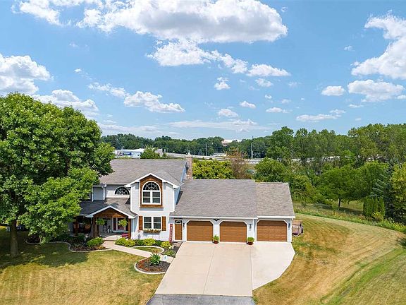 W2760 Oakridge Court