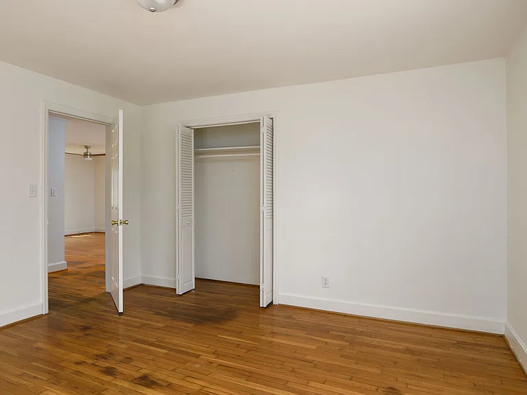 5225 Summit Dr — Photo 5