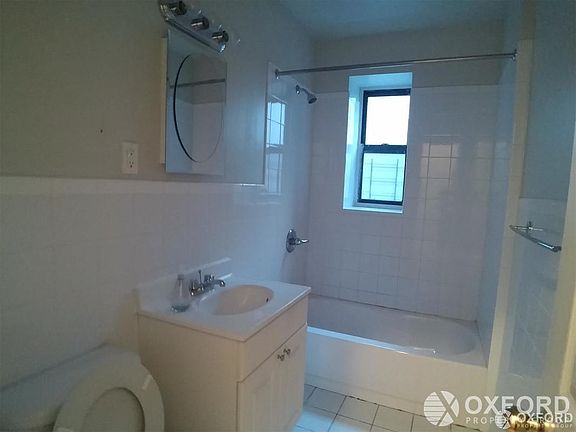 3rd image of 490 E 23rd St APT B2