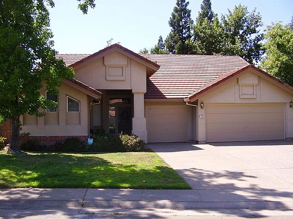 2nd image of 140 Heaton Way