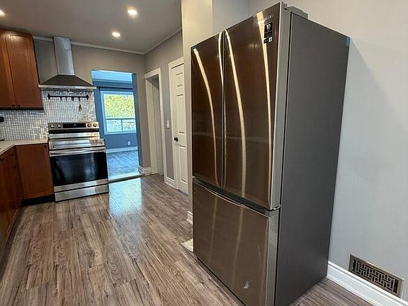 3rd image of 990 Josephine Ave #Sfh