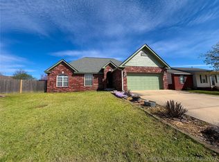 1208 W 1st St, Tahlequah, OK 74464