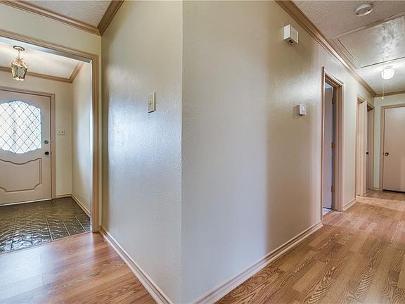 3rd image of 614 Medina Dr