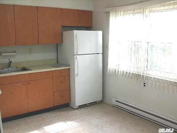 4th image of 40 W 4th St APT 101