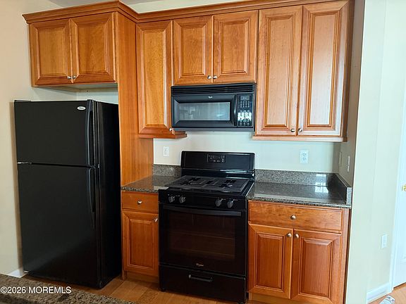 3rd image of 418 Sophee Lane