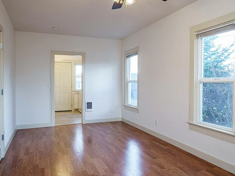 2703 E 8th St #1 — Photo 7