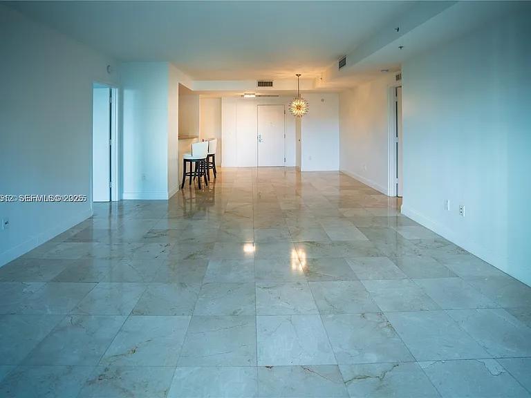 3400 SW 27th Ave #705 — Photo 2